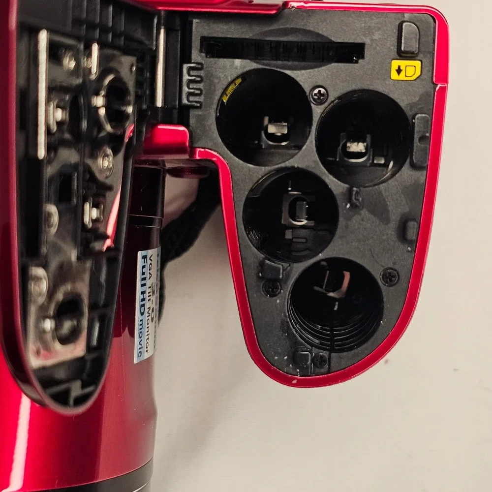 Nikon Coolpix L840 Digital Camera 16MP 38x Zoom Cranberry WiFi NFC Full HD Boxed